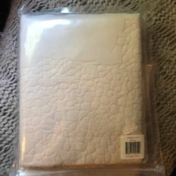 *HOST PICK* Calvin Klein Quilted Petals Pink Euro Sham Set *NEW* - Picture 3 of 9